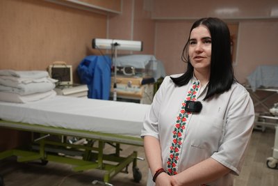 "Емоційно найважчі пацієнти". Медики Херсонської обласної дитячої лікарні продовжують рятувати дітей під обстрілами "Емоційно найважчі пацієнти". Медики Херсонської обласної дитячої лікарні продовжують рятувати дітей під обстрілами