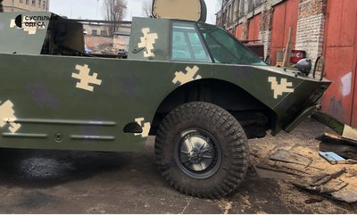 Одеські автомеханіки відремонтували броньовану машину для ВМС Одеські автомеханіки відремонтували броньовану машину для ВМС