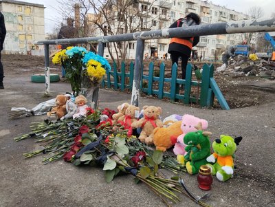 "Не можемо прийти до тями": третій день після влучання ракети по житловому будинку у Полтаві "Не можемо прийти до тями": третій день після влучання ракети по житловому будинку у Полтаві