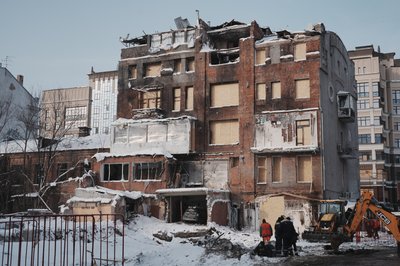 пошкоджений будинок у Харкові пошкоджений будинок у Харкові