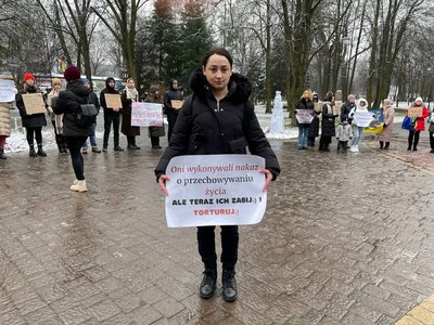 Співорганізаторка акції, наречена полоненого бійця "Азову" Євгенія Сириця Співорганізаторка акції, наречена полоненого бійця "Азову" Євгенія Сириця