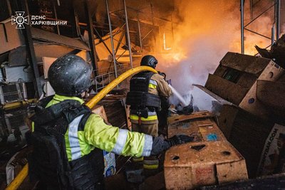 Загальна площа пожежі внаслідок влучання безпілотників у Васищевому на Харківщині склала 900 кв. метрів Загальна площа пожежі внаслідок влучання безпілотників у Васищевому на Харківщині склала 900 кв. метрів