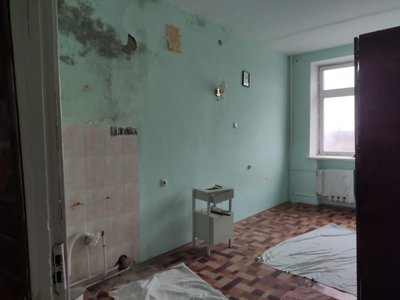 Лікарня, палати без ремонту, ремонт, протікає дах Лікарня, палати без ремонту, ремонт, протікає дах