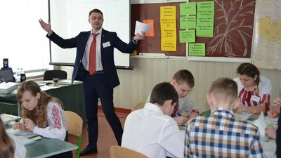 Вчитель історії і директор училища з Рівненщини отримали премію від Верховної Ради України Вчитель історії і директор училища з Рівненщини отримали премію від Верховної Ради України