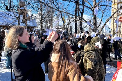 "Щоб розуміли, якою ціною далася свобода": у Києві вшанували Героїв Небесної Сотні "Щоб розуміли, якою ціною далася свобода": у Києві вшанували Героїв Небесної Сотні