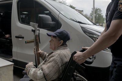 Під час перемир'я 9 травня з прикордоння Харківської області евакуювали жінку Під час перемир'я 9 травня з прикордоння Харківської області евакуювали жінку