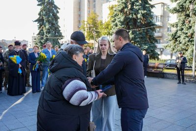 У Житомирі родинам загиблих захисників вручили державні нагороди У Житомирі родинам загиблих захисників вручили державні нагороди