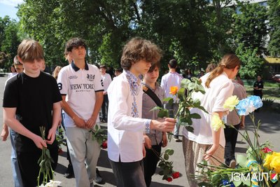 В Ізмаїлі відкрили меморіальну дошку загиблому десантнику Руслану Кононенку В Ізмаїлі відкрили меморіальну дошку загиблому десантнику Руслану Кононенку