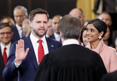 Трамп склав присягу президента США Трамп склав присягу президента США