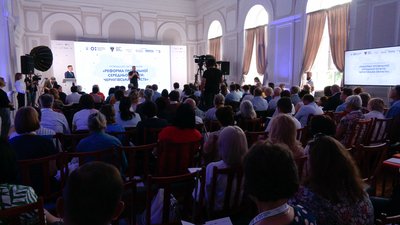 У Чернігові відбулися обговорення на тему "Реформа профільної середньої освіти": що чекає на учнів та викладачів У Чернігові відбулися обговорення на тему "Реформа профільної середньої освіти": що чекає на учнів та викладачів