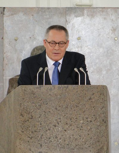"Саме українці сьогодні платять ціну за той мир, який досі існує в Європі" — історик Карл Шльоґель "Саме українці сьогодні платять ціну за той мир, який досі існує в Європі" — історик Карл Шльоґель