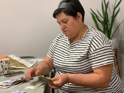 15,5 тисяч гривень зібрали на весіллі молодята із Рівненщини та передали їх спільноті родин зниклих безвісти 15,5 тисяч гривень зібрали на весіллі молодята із Рівненщини та передали їх спільноті родин зниклих безвісти