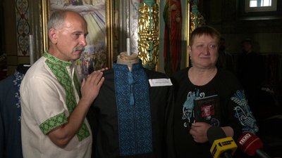 Вишиванки загиблих військових експонували у Свято-Воскресенському соборі міста Рівне Вишиванки загиблих військових експонували у Свято-Воскресенському соборі міста Рівне