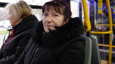 "Щоб свято зробити". У Дніпрі подружжя водія та кондукторки прикрасили тролейбус до Нового року "Щоб свято зробити". У Дніпрі подружжя водія та кондукторки прикрасили тролейбус до Нового року