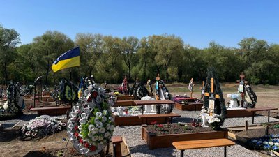 У Чернівцях викупили ділянку для поховань — місць вистачить на чотири місяці У Чернівцях викупили ділянку для поховань — місць вистачить на чотири місяці
