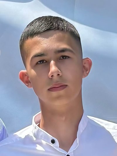 "Ми впевнені, що він живий": понад місяць у воді та на березі шукають 16-річного Ігоря Андрейку "Ми впевнені, що він живий": понад місяць у воді та на березі шукають 16-річного Ігоря Андрейку