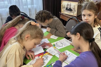 Малюнки для військових, діти створили листівки, Тернопіль, березень 2025 Малюнки для військових, діти створили листівки, Тернопіль, березень 2025