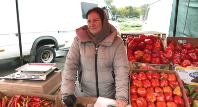 солодкий перець, тернопільський ринок, продавчиня ольга солодкий перець, тернопільський ринок, продавчиня ольга