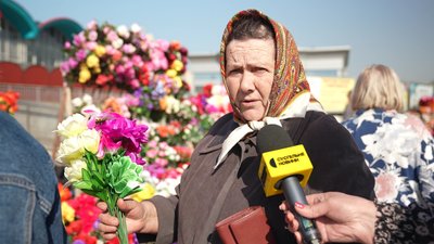 "Віола, Алісум, Агератум": які квіти купують у Сумах напередодні поминальних днів