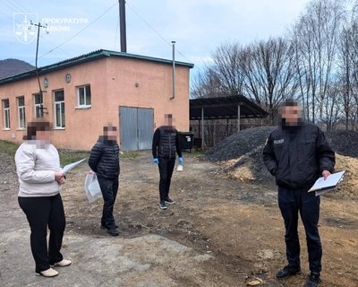 Постачали неякісне вугілля для опалення шкіл, дитсадків та лікарень: правоохоронці оголосили підозри вісьмом людям Постачали неякісне вугілля для опалення шкіл, дитсадків та лікарень: правоохоронці оголосили підозри вісьмом людям