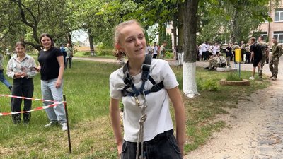 "Я ройова і всіх підтримую": як школярі змагалися у грі “Джура” у громаді на Рівненщині "Я ройова і всіх підтримую": як школярі змагалися у грі “Джура” у громаді на Рівненщині