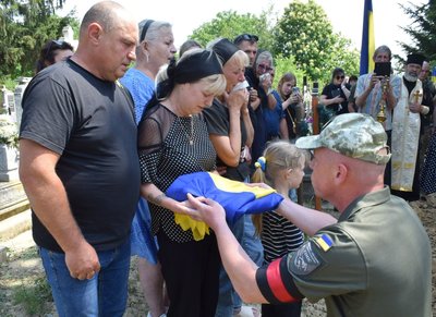 На Закарпатті попрощалися із загиблим захисником Сергієм Цопіним На Закарпатті попрощалися із загиблим захисником Сергієм Цопіним