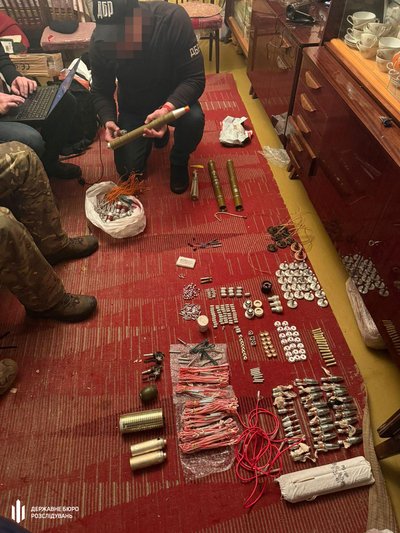 Пересилав вибухівку поштою із Донеччини до Харкова: військового підозрюють в незаконному вивезенні озброєння Пересилав вибухівку поштою із Донеччини до Харкова: військового підозрюють в незаконному вивезенні озброєння
