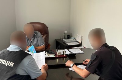 Тривають обшуки і слідчі дії: на Тернопільщині чотирьом посадовцям оголосили підозри