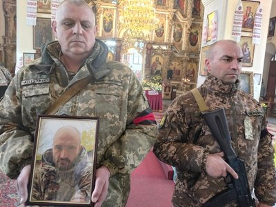 У Полтаві попрощалися із військовим Денисом Натом, уродженцем Казахстану У Полтаві попрощалися із військовим Денисом Натом, уродженцем Казахстану