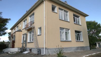 «Три стіни врятували»: що розповіли місцеві жителі про наслідки падіння «Шахеда» на Рівненщині «Три стіни врятували»: що розповіли місцеві жителі про наслідки падіння «Шахеда» на Рівненщині