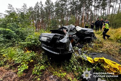Загинула 21-річна водійка внаслідок зіткнення двох легковиків на Рівненщині Загинула 21-річна водійка внаслідок зіткнення двох легковиків на Рівненщині