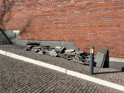 У Дніпрі внаслідок атаки дронами пошкоджено багатоповерхівки: фоторепортаж У Дніпрі внаслідок атаки дронами пошкоджено багатоповерхівки: фоторепортаж