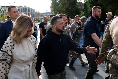 Підняття прапора, виступи Зеленського і Науседи. У Вільнюсі пройшов концерт на підтримку набуття Україною членства НАТО Підняття прапора, виступи Зеленського і Науседи. У Вільнюсі пройшов концерт на підтримку набуття Україною членства НАТО