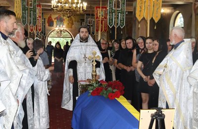 На Закарпатті попрощалися із загиблим захисником Ігорем Скогоревим На Закарпатті попрощалися із загиблим захисником Ігорем Скогоревим