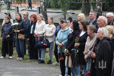 У Полтаві відкрили меморіальні дошки на честь двох загиблих військових У Полтаві відкрили меморіальні дошки на честь двох загиблих військових