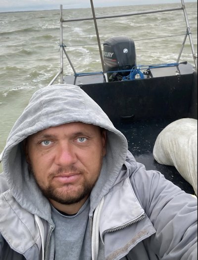 "Вони десь є у човні": на Одещині дружини шукають зниклих у Чорному морі рибалок