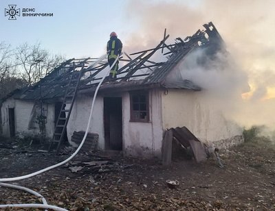 Несправність електричної системи: на Вінниччині горів автомобіль Несправність електричної системи: на Вінниччині горів автомобіль
