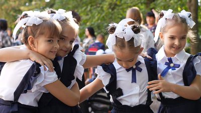 «Час промайнув дуже швидко»: кропивницькі близнючки-четвернята пішли у перший клас «Час промайнув дуже швидко»: кропивницькі близнючки-четвернята пішли у перший клас
