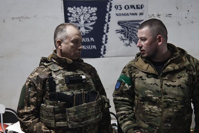 Командувач східного угрупування Олександр Сирський вдруге за тиждень відвідав Бахмут Командувач східного угрупування Олександр Сирський вдруге за тиждень відвідав Бахмут