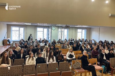 "Побачили щось підозріле – повідомте про це": в Одесі провели заняття з мінної безпеки для школярів "Побачили щось підозріле – повідомте про це": в Одесі провели заняття з мінної безпеки для школярів
