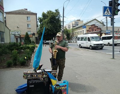 Володимир зазначив, що головне в тилу підтримувати армію, аби була перемога Володимир зазначив, що головне в тилу підтримувати армію, аби була перемога