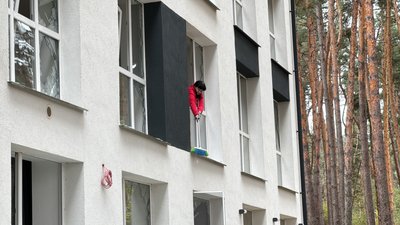 "Дивом вцілили": очевидці ракетного удару в Сумах про російську атаку "Дивом вцілили": очевидці ракетного удару в Сумах про російську атаку