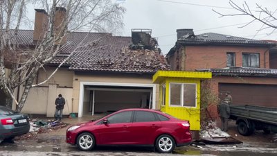 "Дякуємо Богу, що взяв грішми". Семеро поранених, серед них діти: які наслідки масованого обстрілу Дніпра "Дякуємо Богу, що взяв грішми". Семеро поранених, серед них діти: які наслідки масованого обстрілу Дніпра