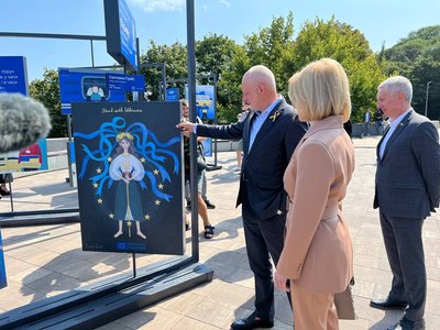 В Україні презентували новий проєкт з поглиблення співпраці з ЄС "Разом ми — Європа" В Україні презентували новий проєкт з поглиблення співпраці з ЄС "Разом ми — Європа"