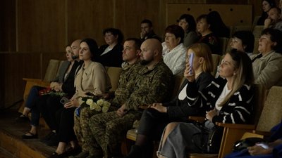"Його вибір був захищати дім і рідних". В Немирові провели вечір пам'яті бойого медика Андрія Смірнова "Його вибір був захищати дім і рідних". В Немирові провели вечір пам'яті бойого медика Андрія Смірнова