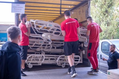 Французькі волонтери передали в Одесу медичне обладнання для реабілітації військових Французькі волонтери передали в Одесу медичне обладнання для реабілітації військових
