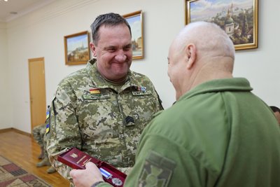 Трьох прикордонників Луганського загону нагородили державними відзнаками Трьох прикордонників Луганського загону нагородили державними відзнаками