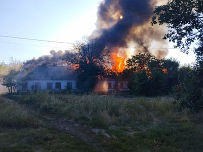 Будинки горять у Лозівській громаді