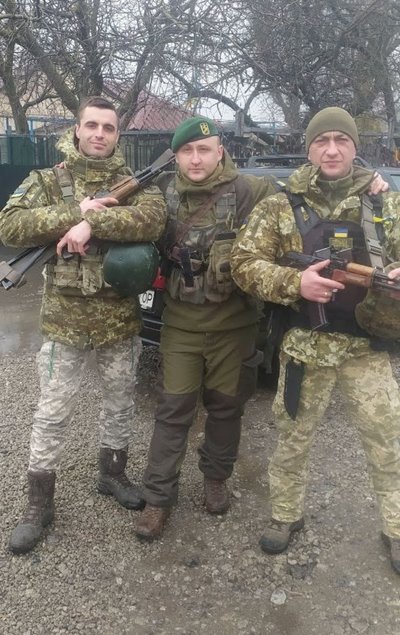 Максим Моргун із побратимами у перший день повномасштабного вторгнення Максим Моргун із побратимами у перший день повномасштабного вторгнення