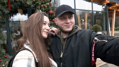 Боєць Владислав Троцюк з Херсонщини зі своєю нареченою — медикинею Мариною Зубіковою